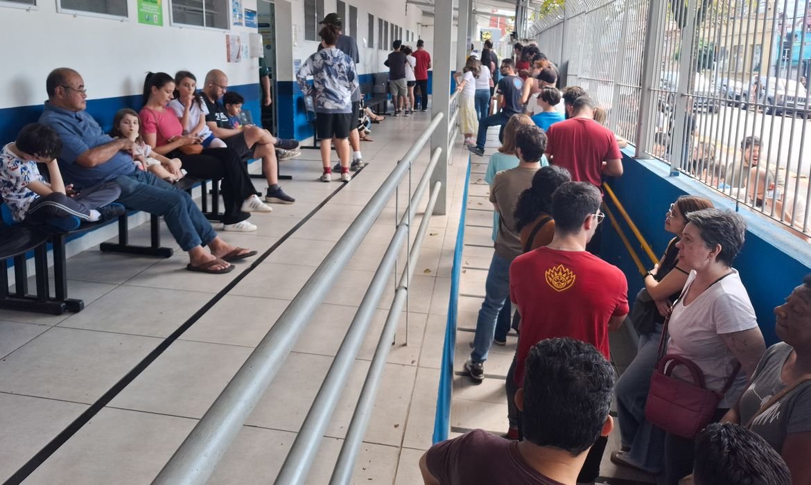 Corrida por vacina contra sarampo em São Paulo liga sinal de alerta em estados vizinhos