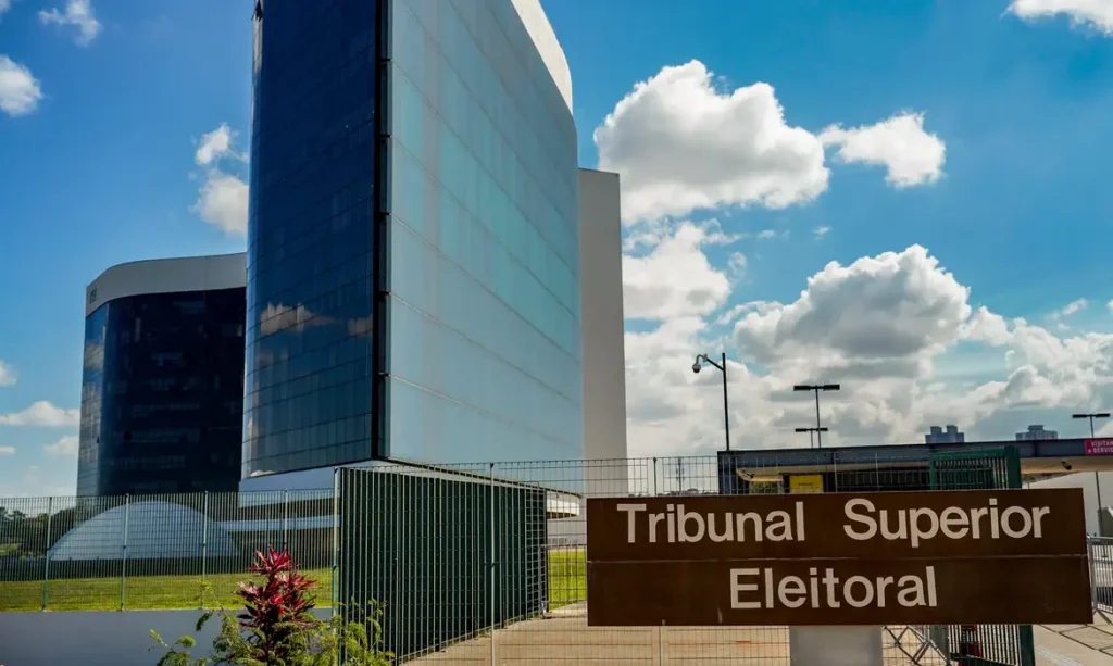 TSE fecha o cerco contra a IA e pode banir uso nas eleições