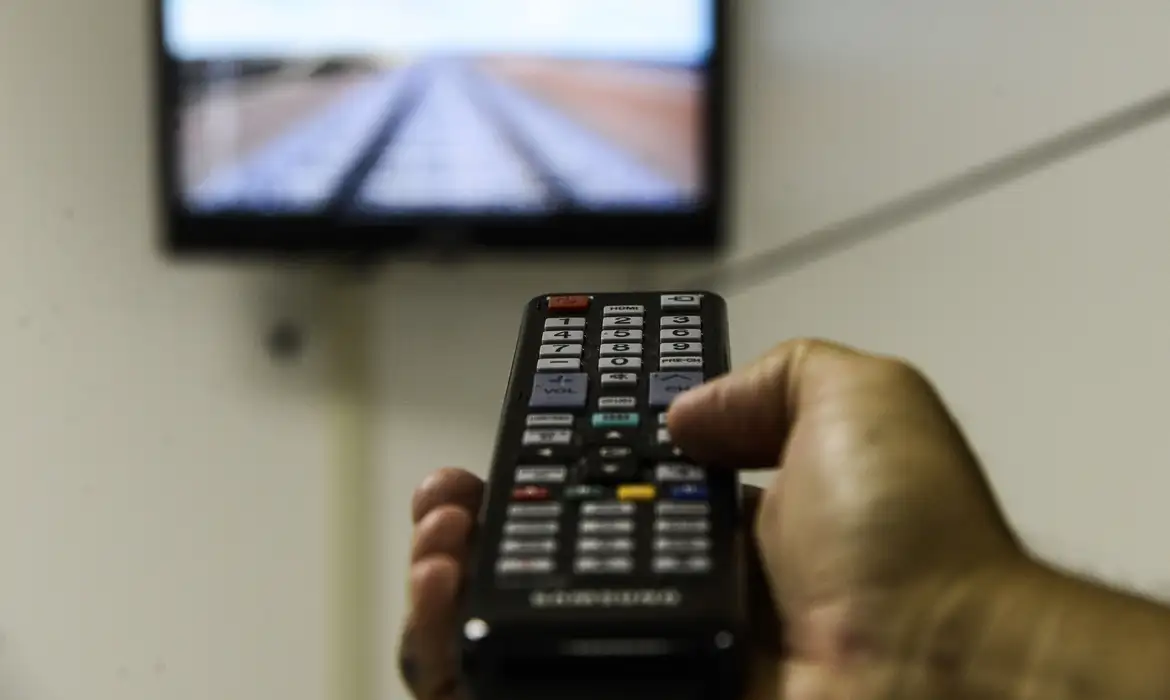Eleições 2026: quem domina a TV e o impacto da escolha presidencial