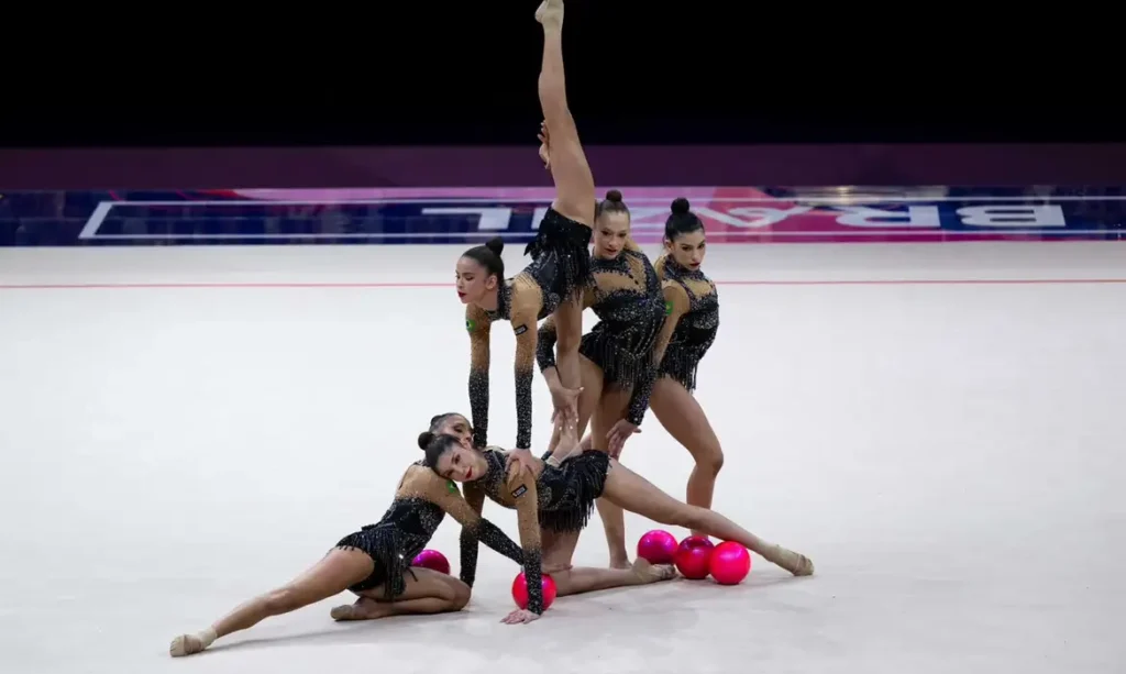 Com talento paranaense, Brasil faz história e conquista ouro duplo no Mundial de Ginástica Rítmica