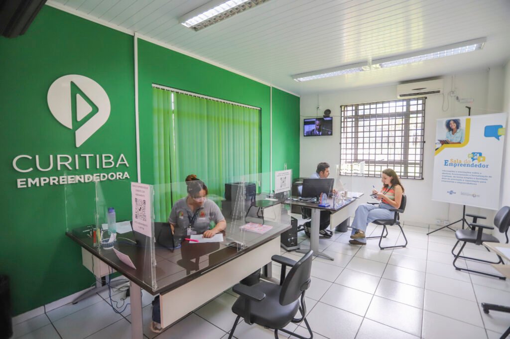 Microcrédito em Curitiba: como MEIs podem acessar financiamento de R$ 20 mil
