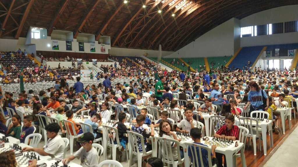 Enxadristas disputam 4ª etapa do circuito Xeque-Mate no Tarumã