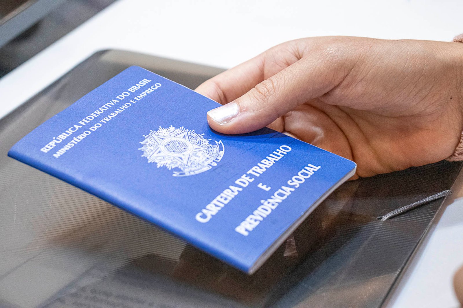 Contratação imediata: Emprega Curitiba recruta para dez áreas