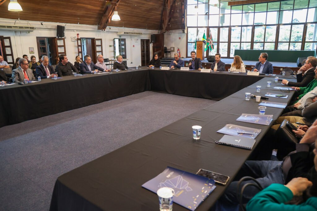 Reforma tributária: prefeituras do Paraná temem perda de recursos