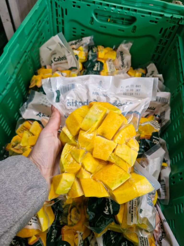 Novo programa da Prefeitura garante comida fresca da agricultura familiar