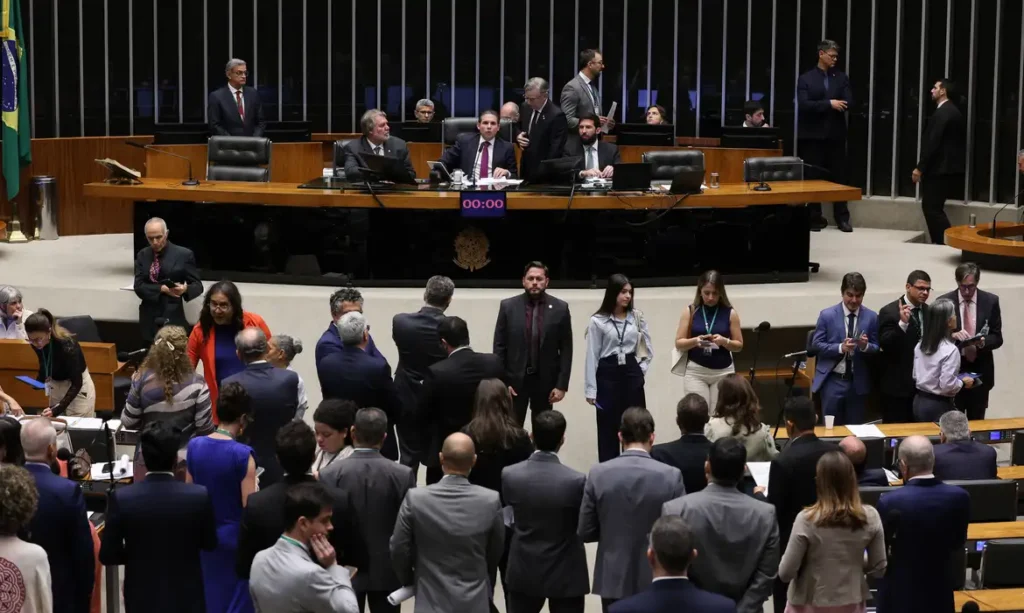 Disputa pelo Senado no Paraná: perfis e propostas dos 9 candidatos