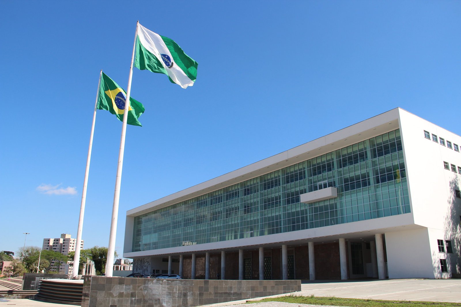 Corrida eleitoral no Paraná: Os 8 nomes que disputam o governo do estado