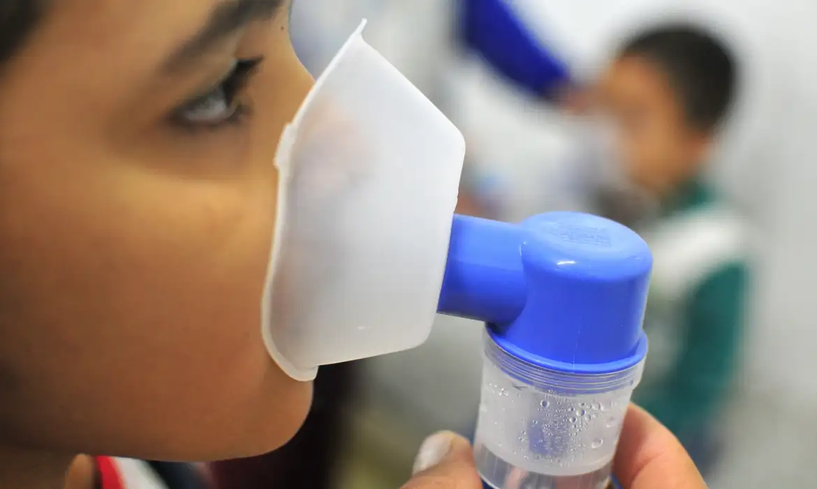 Doenças respiratórias caem no Paraná, mas risco ainda ameaça crianças e idosos