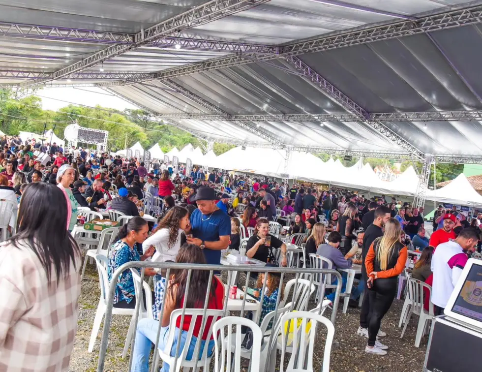 Mais de 60 rótulos marcam a 6ª Festa da Cerveja Artesanal de Colombo