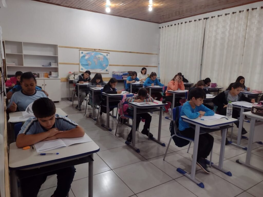 Fim das salas de madeira no Paraná muda a rotina de milhares de alunos no inverno