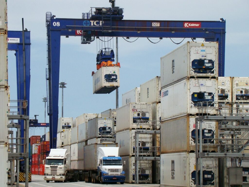 Com ajuda do Paraná, balança comercial registra superávit de US$ 7,4 bilhões