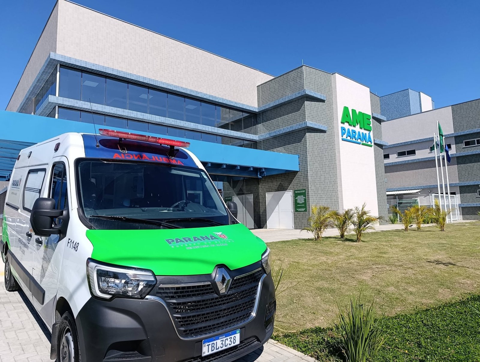 Moradores de 15 cidades ganham tempo com consultas no AME Sul