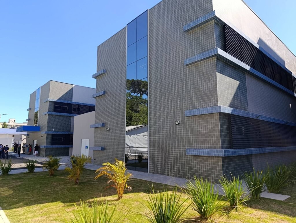 Moradores de 15 cidades ganham tempo com consultas no AME Sul
