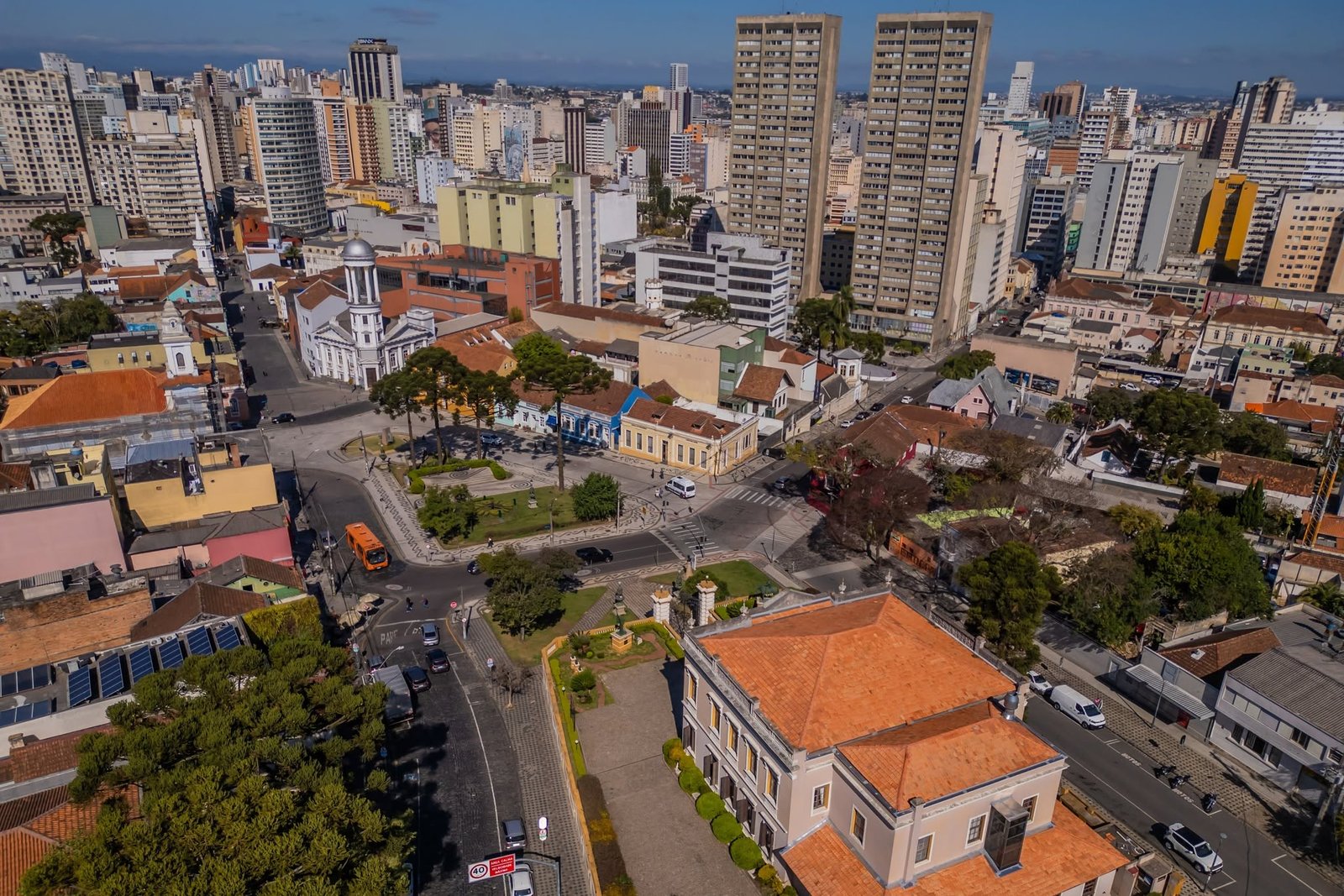 Mercado de imóveis compactos atrai novos investimentos a Curitiba