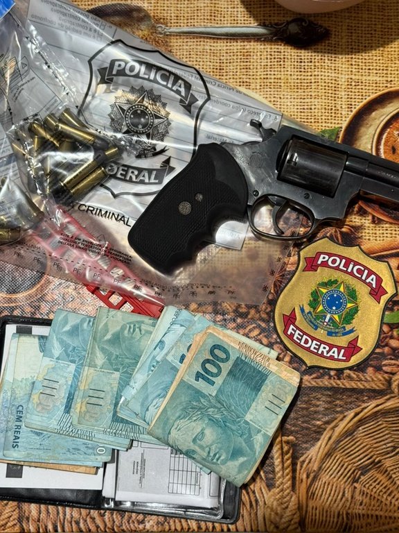 PF prende servidores por desvio de mercadorias da Receita Federal em Cascavel