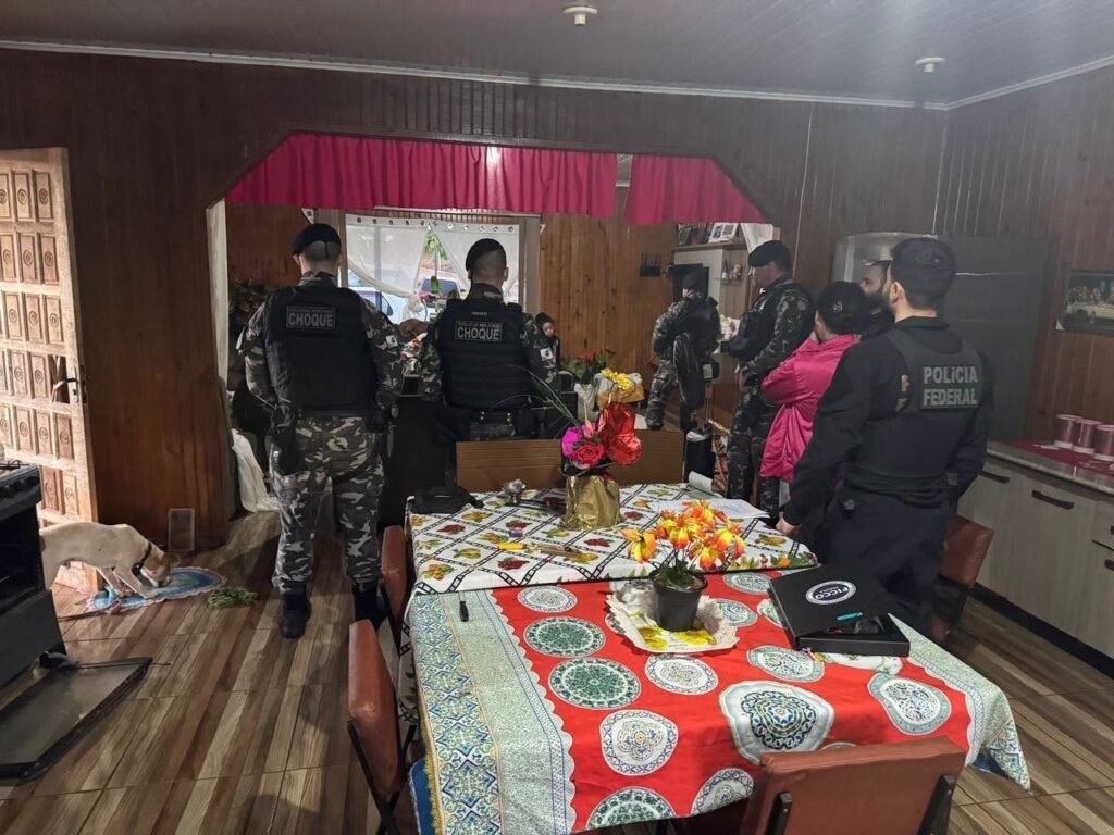 Confronto letal no oeste do Paraná: megaoperação contra o crime organizado bloqueia bens e deixa mortos
