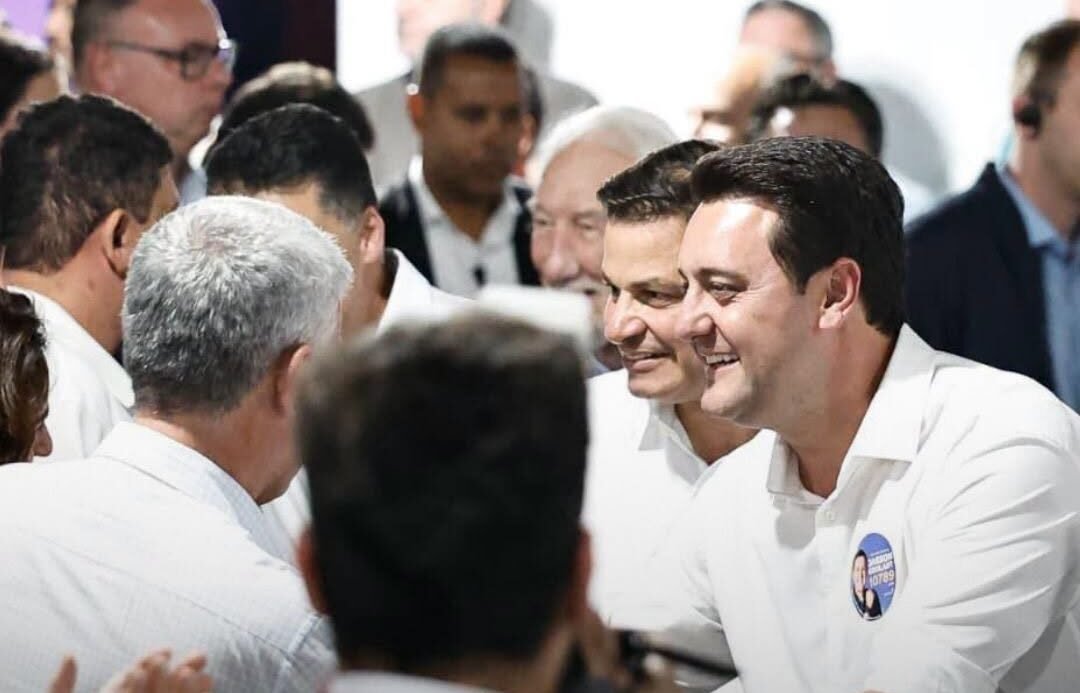 Ratinho deixa Palácio Iguaçu para tentar levar Sandro Alex ao 2º turno