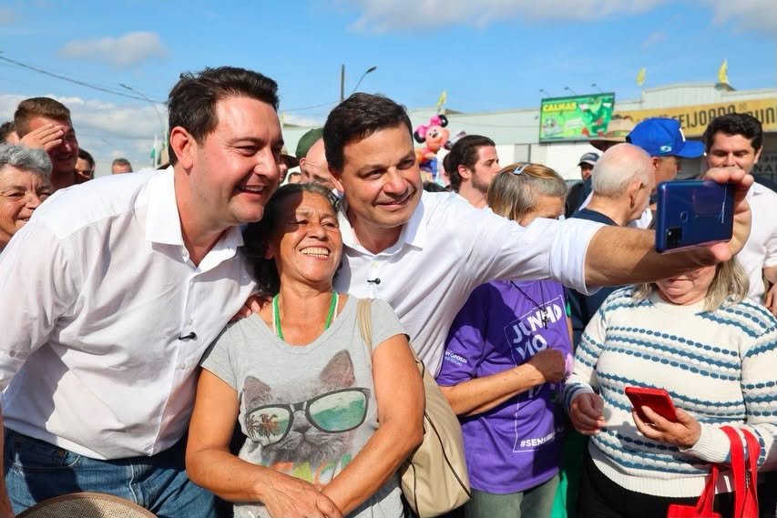 Ratinho deixa Palácio Iguaçu para tentar levar Sandro Alex ao 2º turno
