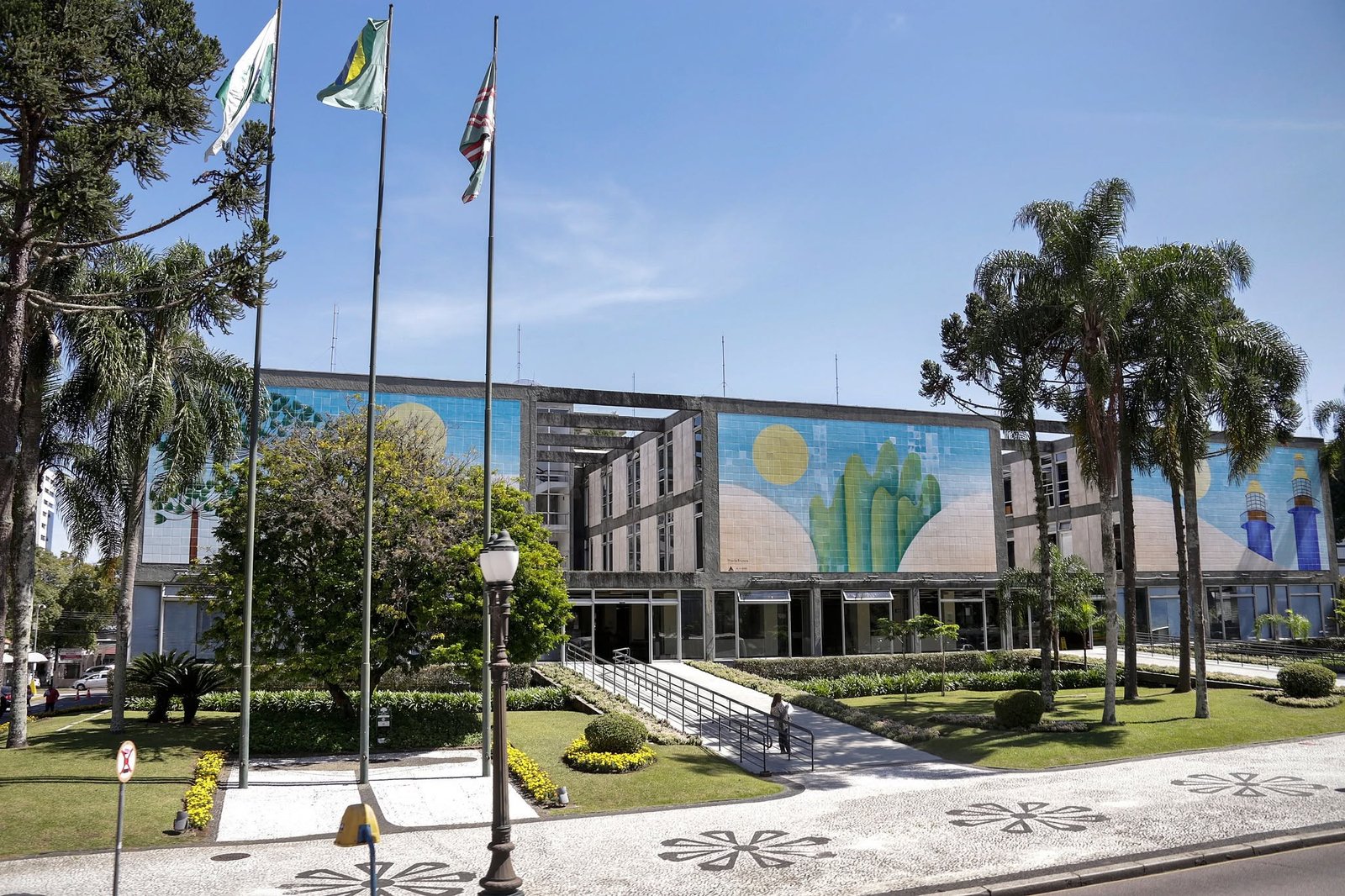 Prefeitura de Curitiba lança concurso com 348 vagas: saiba como se inscrever