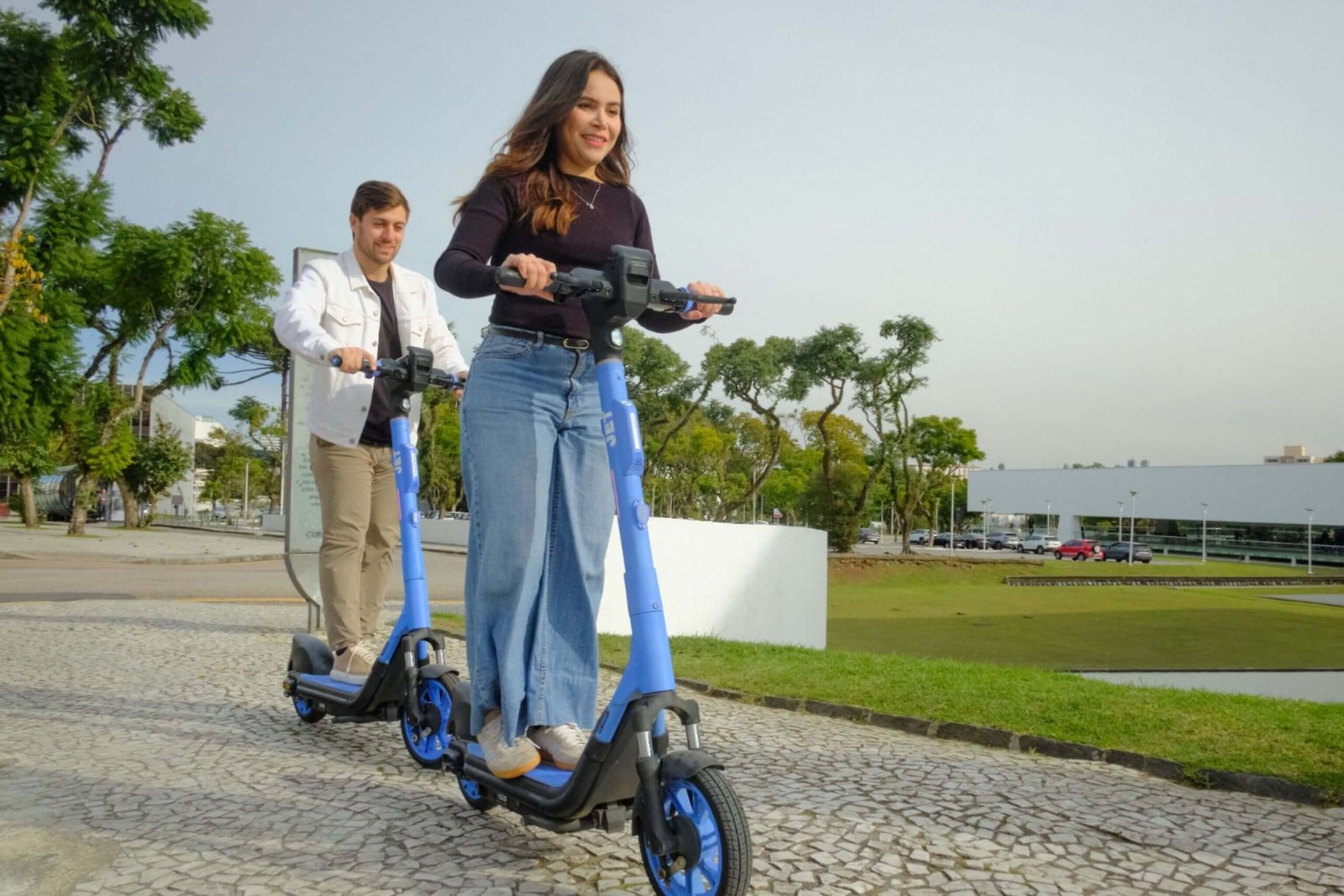 Patinetes elétricos mudam regras no trânsito de Curitiba: veja onde é proibido circular
