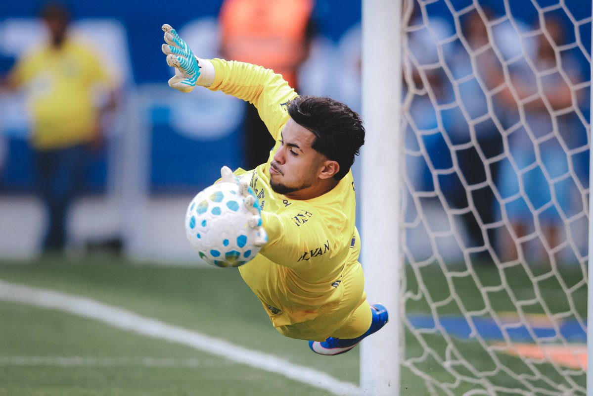 Vitória dramática: Athletico-PR bate Bahia nos acréscimos e faz a Arena da Baixada ferver