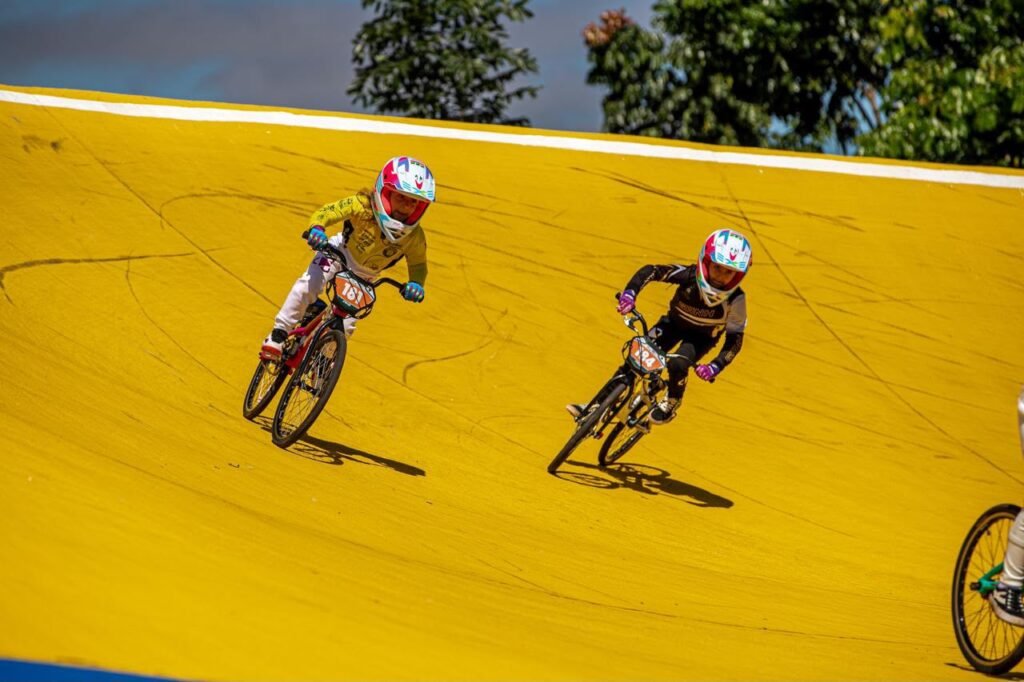 Foz do Iguaçu recebe pilotos do Paraná e Paraguai para torneio de BMX