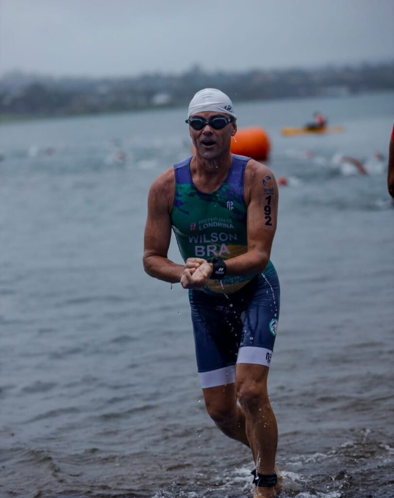 Triatleta londrinense busca top 15 em Mundial na Espanha