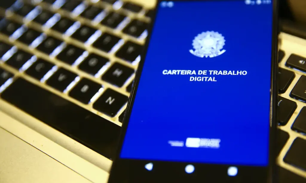 Paraná gera 8 mil vagas e tem o menor desemprego desde 2012
