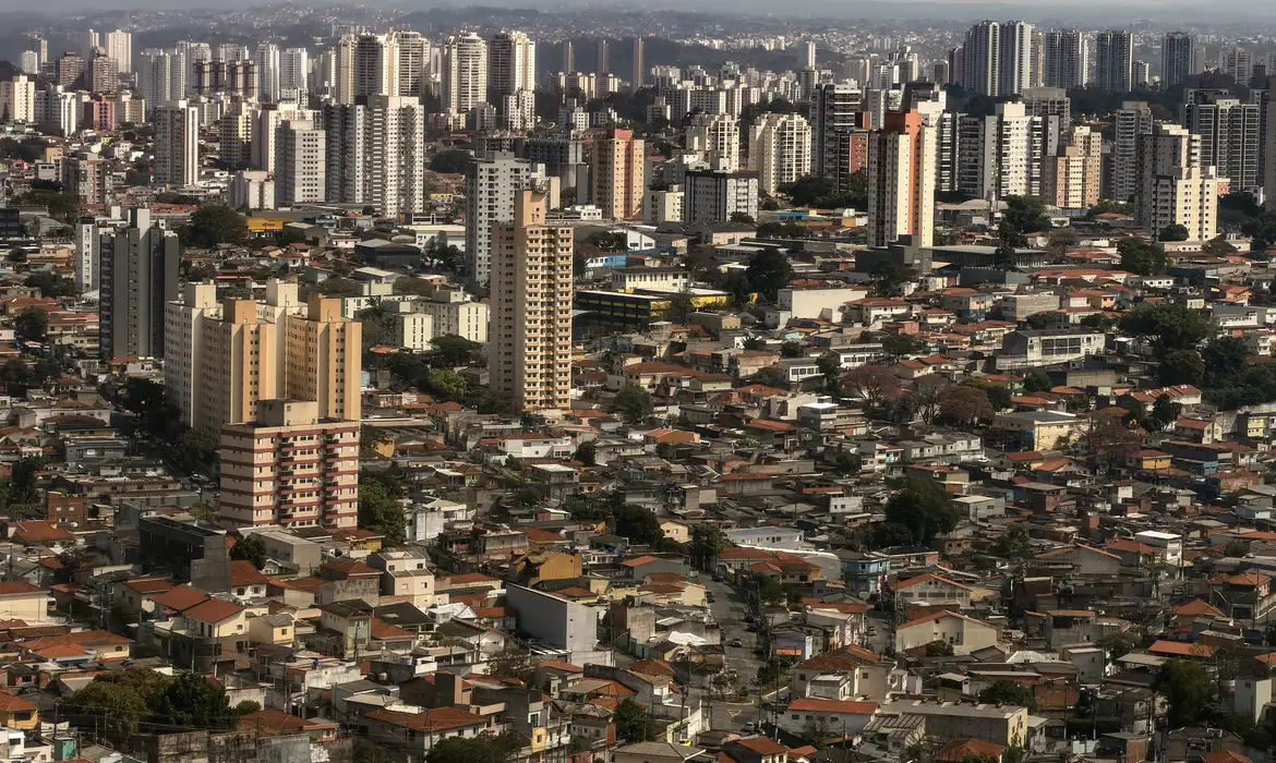 União paga dívidas de estados e amplia limite de crédito