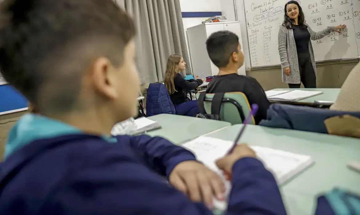 MEC e Capes ofertam mais de 8 mil vagas de pós-graduação para docentes