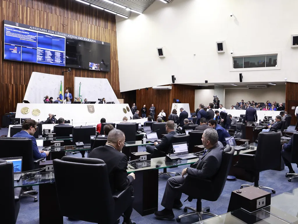 PSD e PL lideram lista de deputados estaduais à reeleição no PR