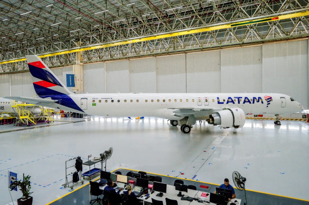 LATAM construirá centro de manutenção de aviões Embraer no Paraná