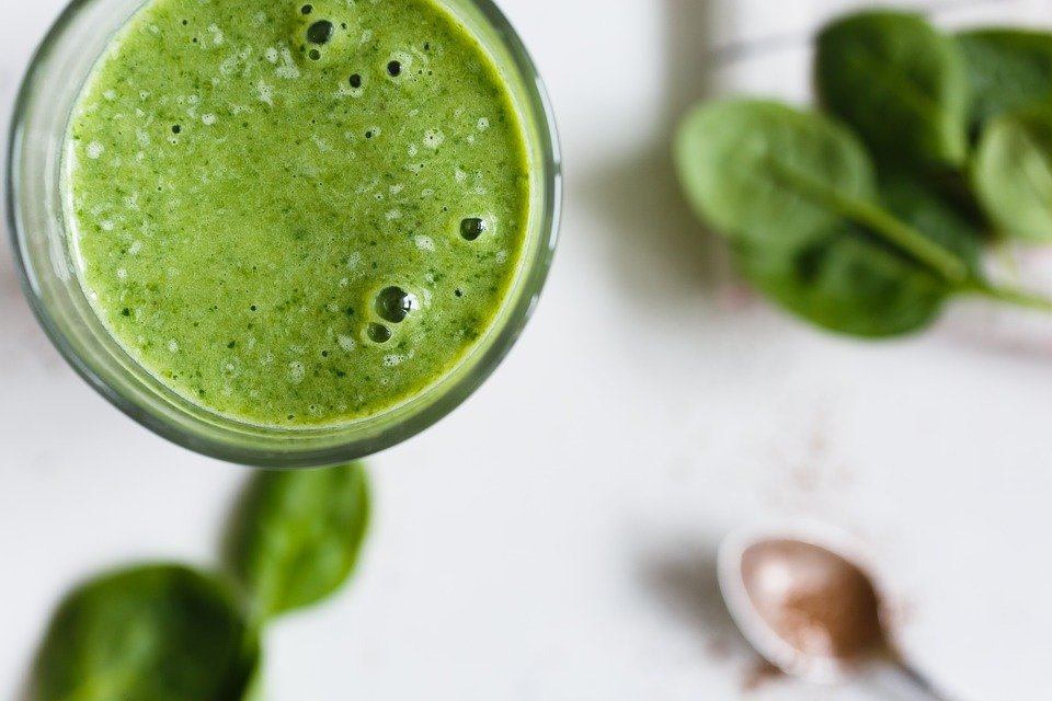 Bebidas fitness ocultam açúcares e prejudicam resultados de dietas