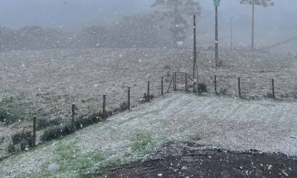 Frentes frias e ciclone alteram a rotina e trazem temporais ao Paraná em setembro