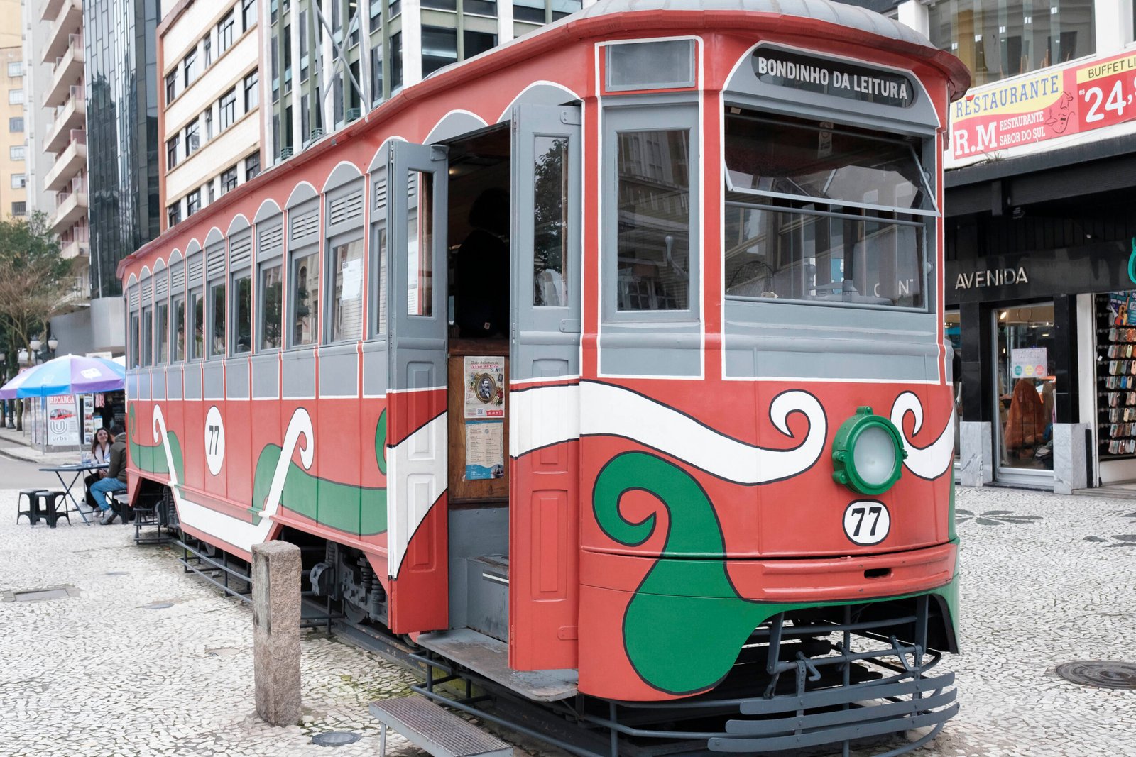 Semana Nacional do Livro: Curitiba amplia evento com Walking Tour e 20 atividades gratuitas