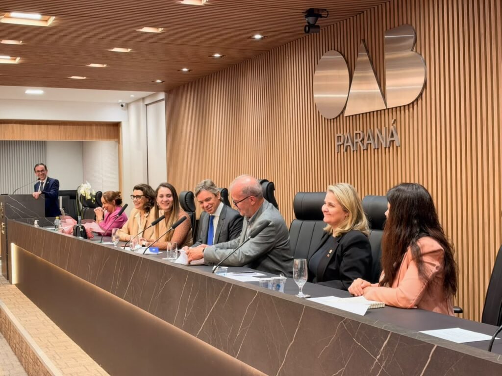 Parceria com OAB-PR leva aulas de direito às escolas da capital