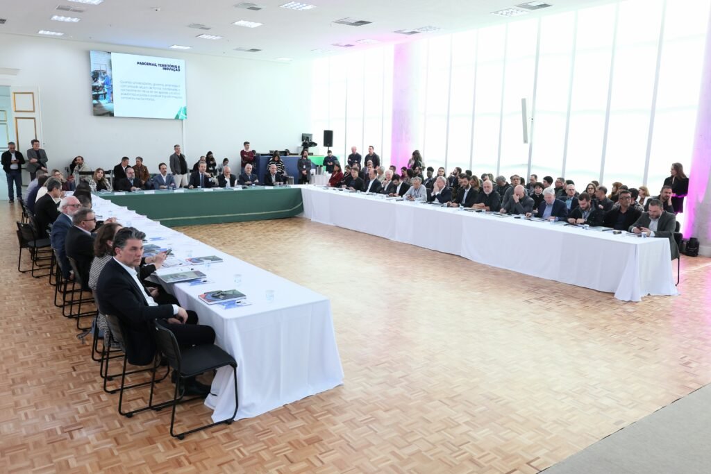 Paraná injeta R$ 2,8 bilhões e consolida novos polos tecnológicos no interior