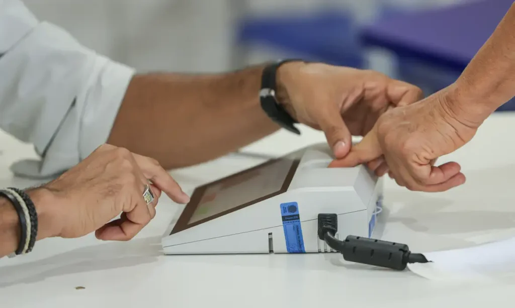 Com 33 milhões de faltosos, TSE quer conter abstenção recorde no 2º turno