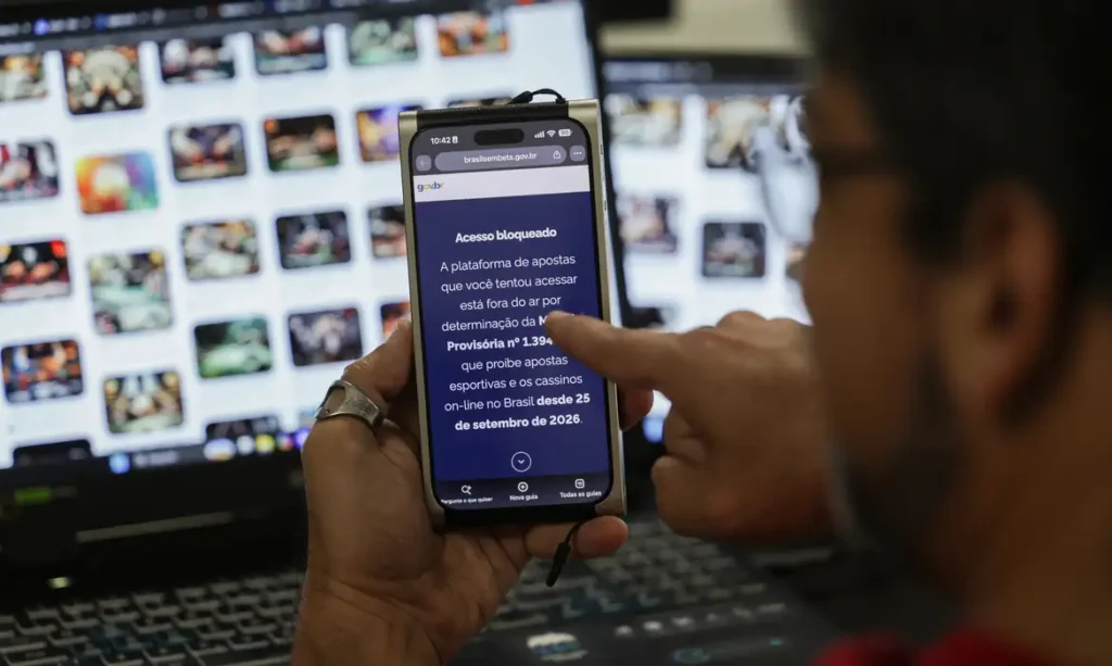 Fim das bets no Brasil: sites saem do ar e bancos iniciam devolução de saldo