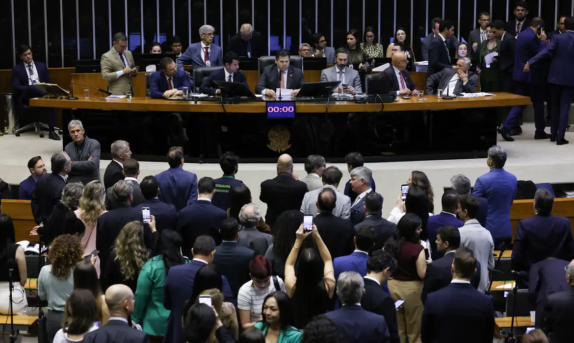 Fim da jornada 6x1: Senado decide nova regra de trabalho nesta quarta-feira