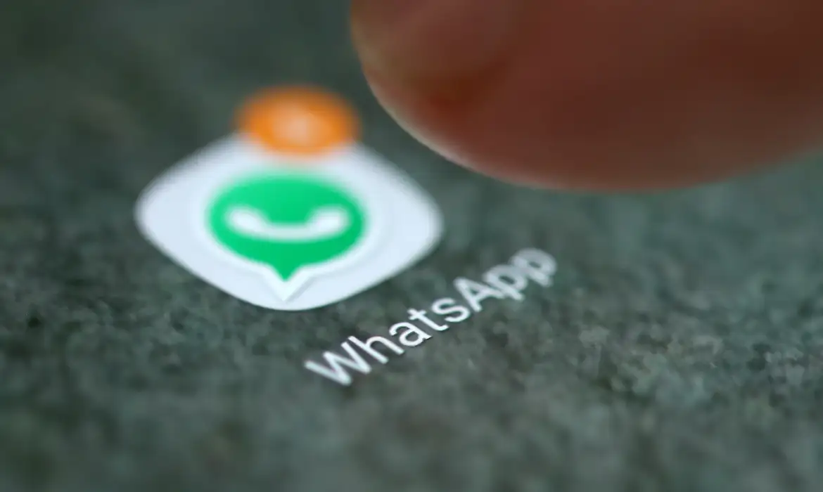 WhatsApp e Discord sofrem pressão por segurança de menores no Brasil