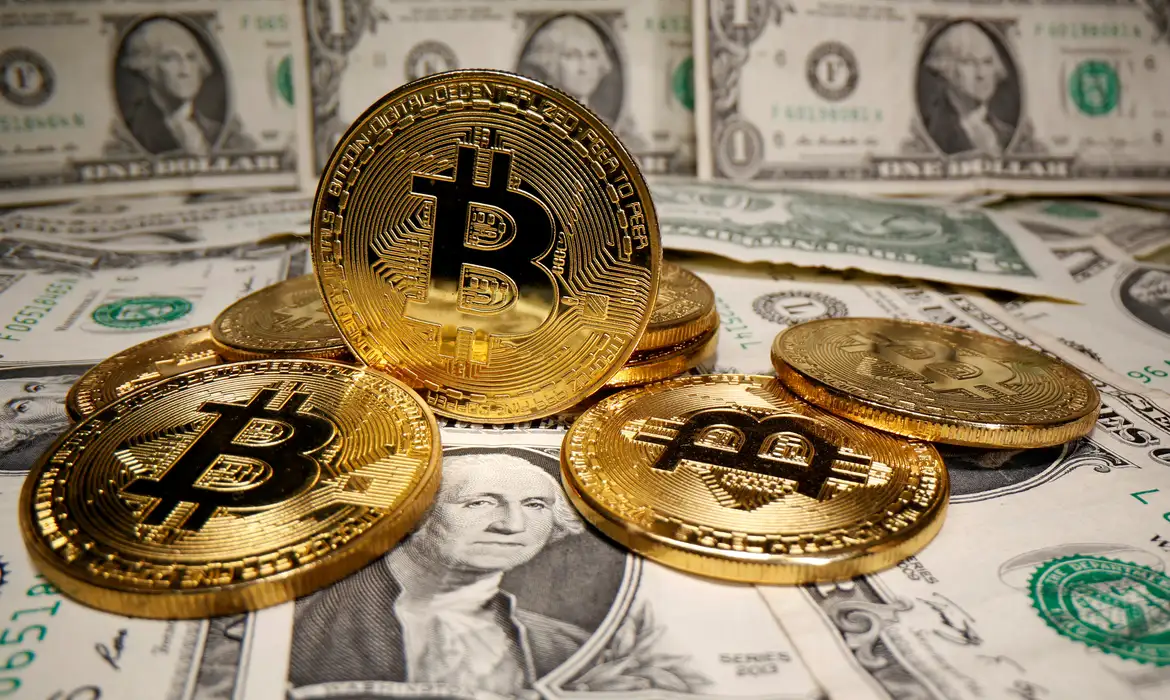 TSE suspende site que pagava criptomoedas por apoio a Flávio Bolsonaro