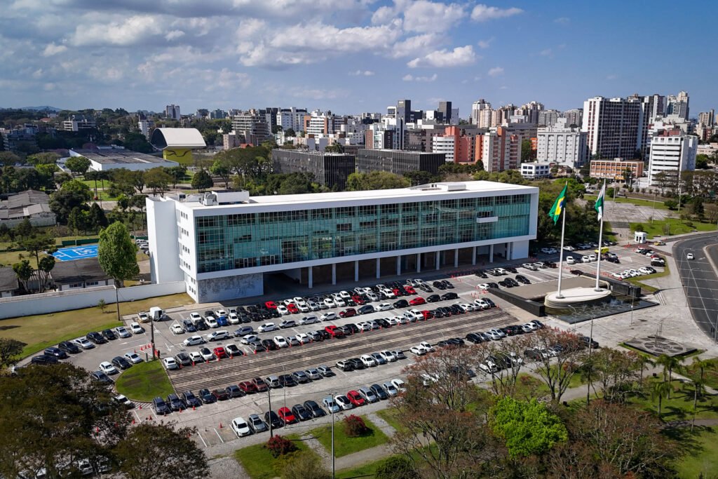 Transição de governo no Paraná terá equipe mista de 20 membros a partir de novembro