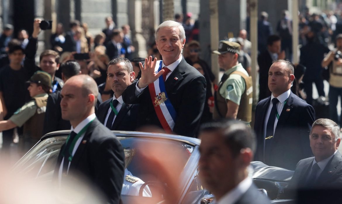 PIB encolhe e desemprego atinge 9,6% sob ajuste fiscal de Kast