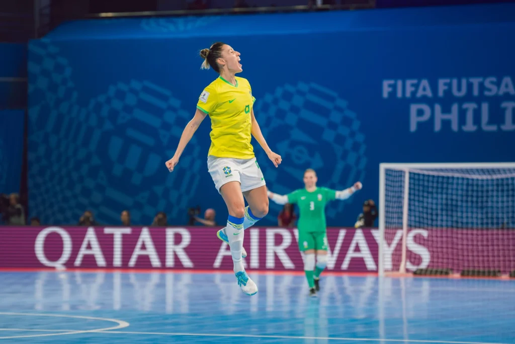 Amistoso em Maringá: Brasil joga contra o Japão no futsal feminino
