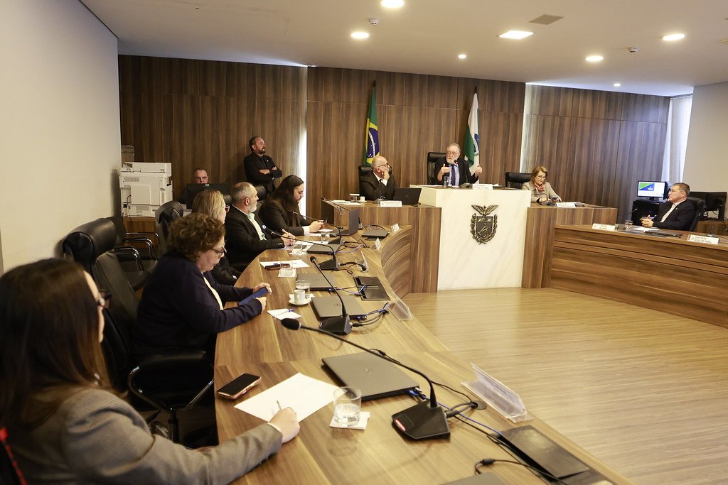 Governo do Paraná vai à Alep e comprova R$ 5,1 bi aplicados na saúde