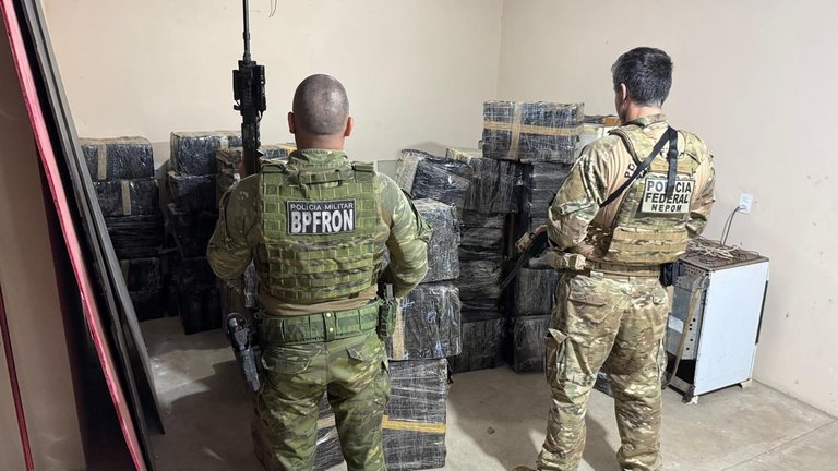 Operação na fronteira: PF e PM apreendem 3 toneladas de maconha em Foz do Iguaçu