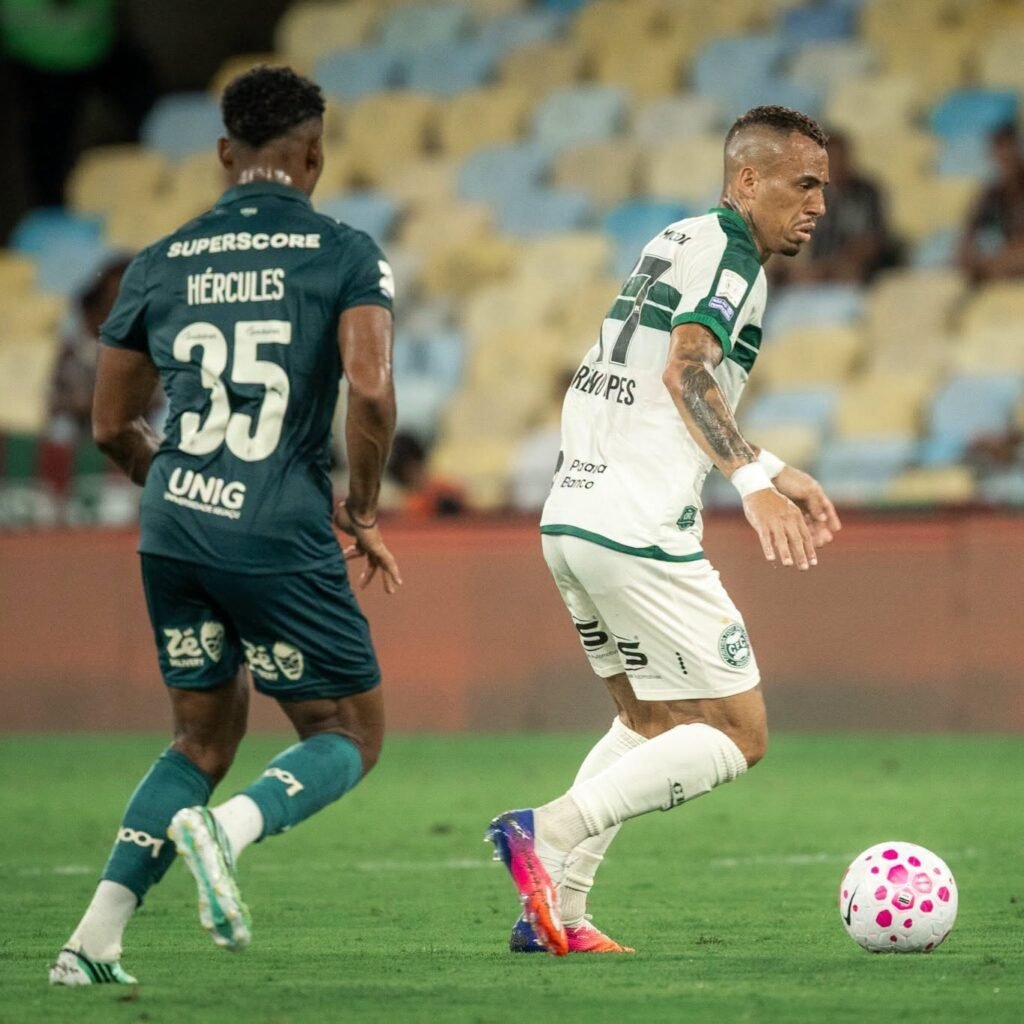 Coritiba leva 4 a 0 do Fluminense e agrava crise defensiva no Brasileirão