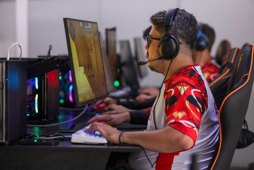 Dia do Gamer: campeonato de Counter Strike 2 e Fifa 25 agita o domingo no centro de Maringá