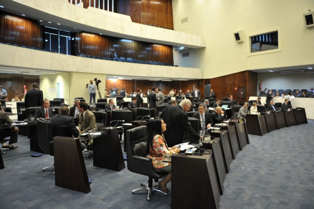 Alep vota novos critérios para cobrança de taxas em cartórios
